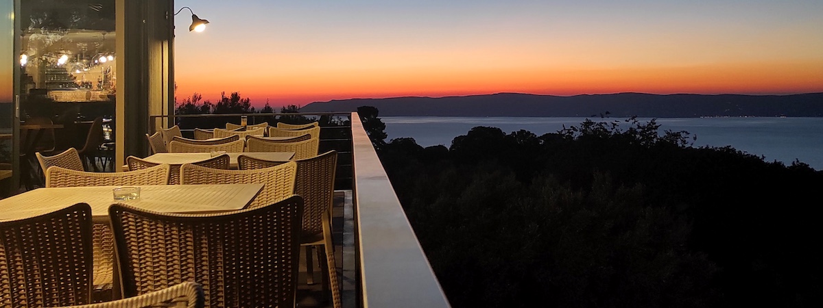 Kariofyllis Ecofarm cafe terras.jpg