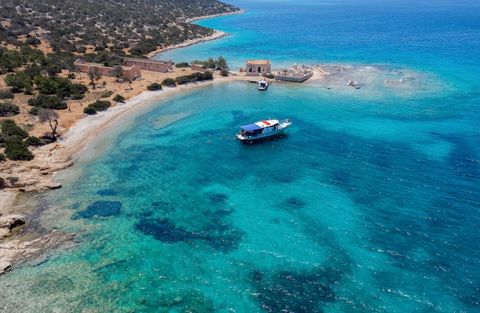 Blutopia Rhodos baai om te snorkelen bij Alimia