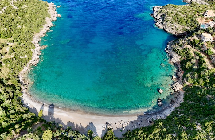 Verborgen Delfinia beach op Mani