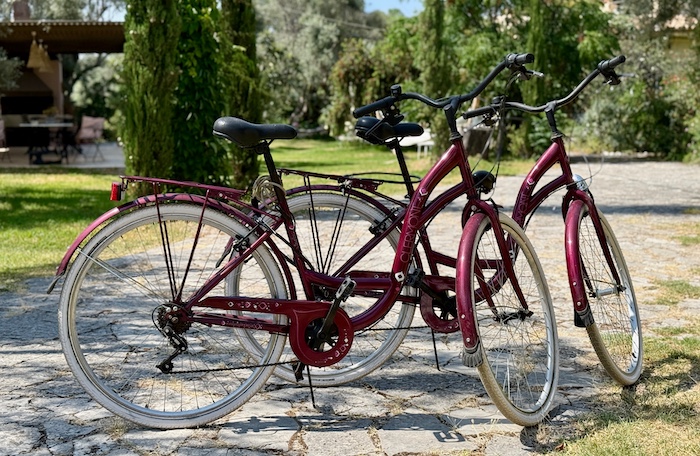 Fietsen bij Lefkas-stad