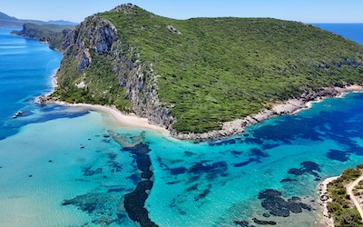 Sfakteria beach of Sikia beach bij Gialova