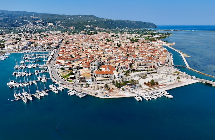 Lefkas-stad vanuit de lucht