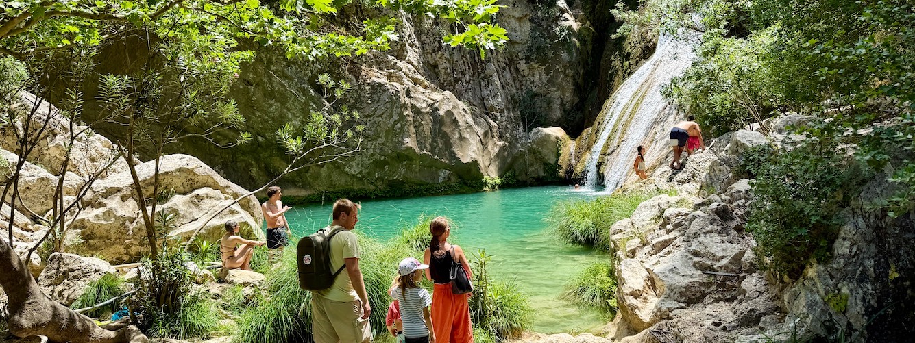 Polilimnio waterval Peloponnesos.jpg