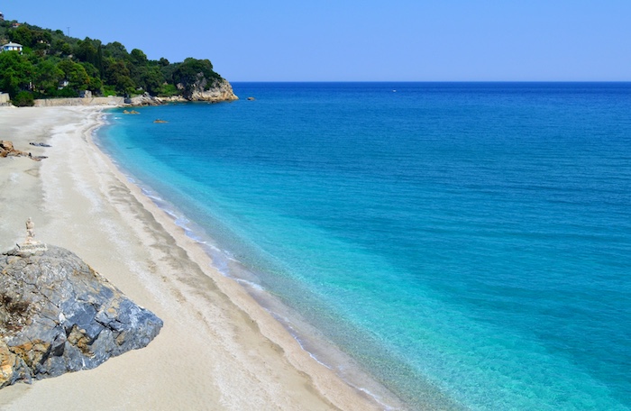 Agia Saranta beach langs de oostkust van Pilion