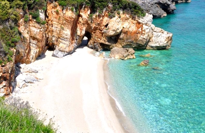 Het populaire Mylopotamos beach op Pilion