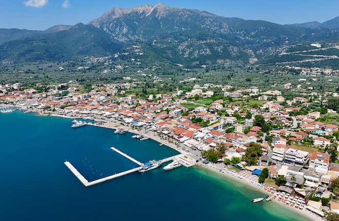Nidri vanuit de lucht met drone op Lefkas