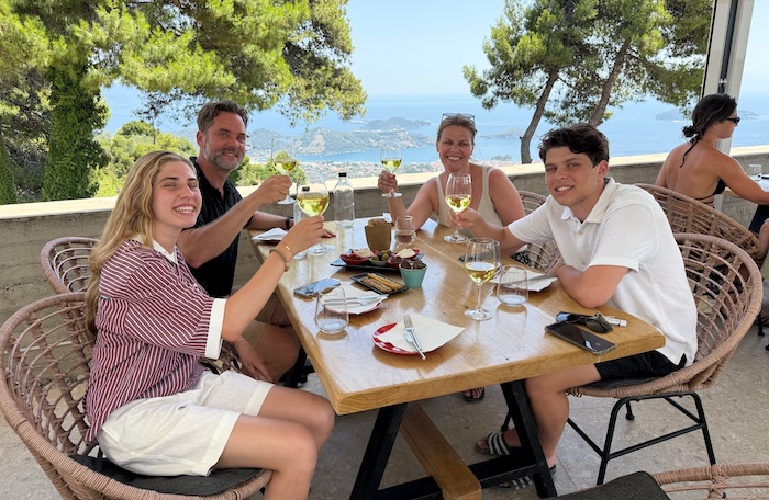 Parissi wijnhuis op Skiathos