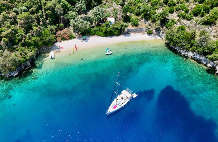 Peristera beach bij Mikros Gialos beach op Lefkas voor snorkelen