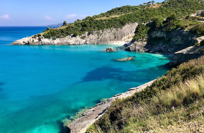 Baai met azuurblauw water op Zakynthos