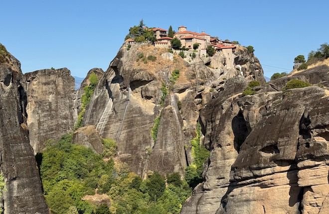 Uitzicht op Grote Meteoor klooster in Meteora