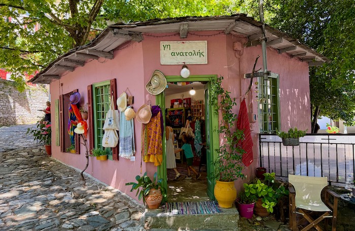 Kleurrijk boetiekje in Zagora Pilion