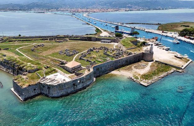 Fort van Agia Mavra bij Lefkas-stad