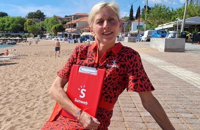 Marga Schaapman hostess in Griekenland op boulevard van Stoupa