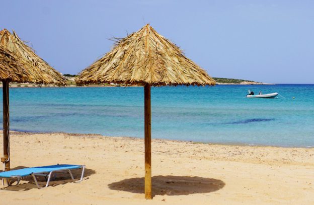 Zandstrand Santa Maria Paros