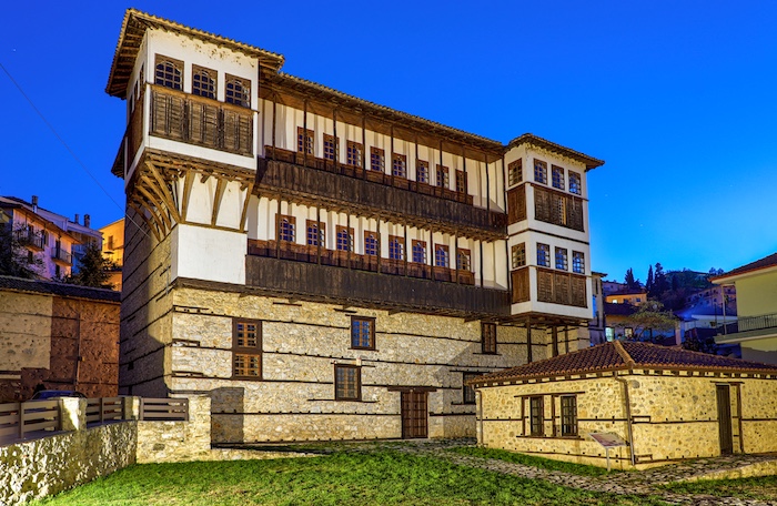 Fraaie architectuur van woningen in Kastoria