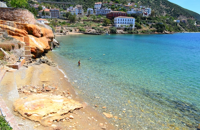 warmwaterbronnen Edipsos Evia overnachten