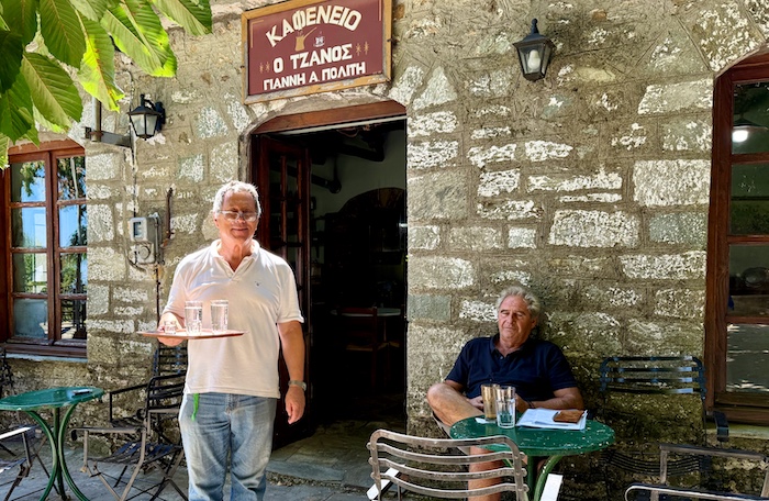 O Tzanos kafenion op Pilion in Griekenland