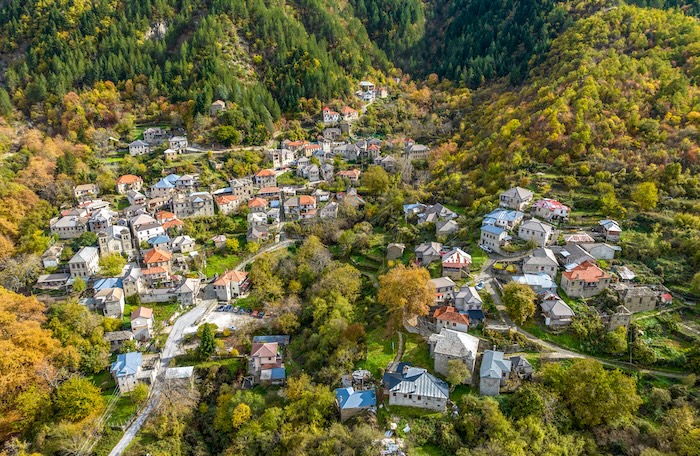 Mastorochoria dorp vanuit de lucht in Epirus op het vasteland van Griekenland