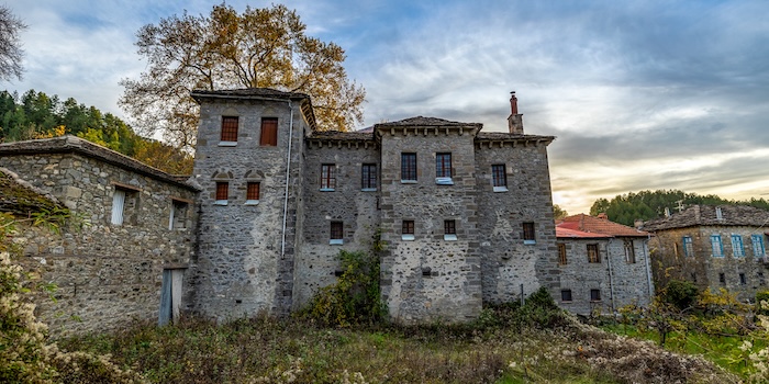 Herkenbare architectuur van Mastorochoria dorpen in Epirus