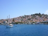 Poros-vakantie-stad-zeilboot-600